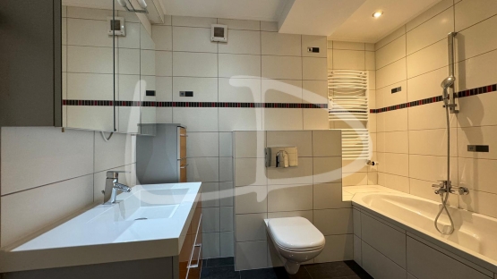 WhatsApp Image 2024-04-30 at 17.40.56.jpeg